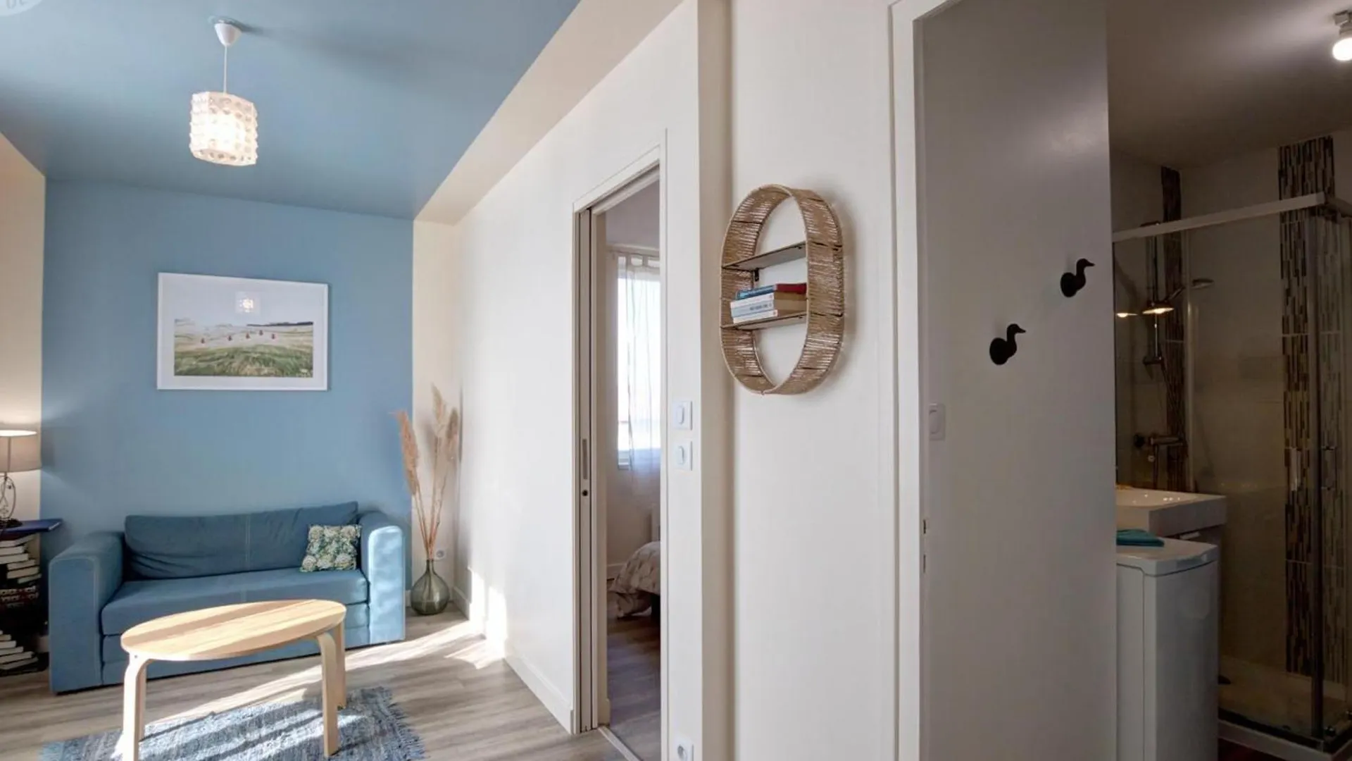 Charmant Appartement Contemporain Avec Patio Cosy Et Toutes Commodites A Chazelles-Sur-Lyon - Fr-1-496-298 0*,  Fransa